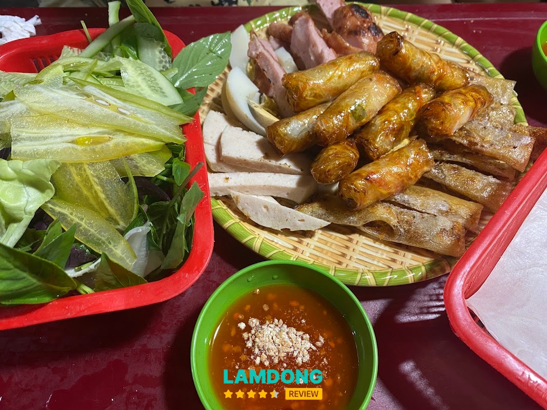 Món ăn tại Chả Lụi Hàm Tân