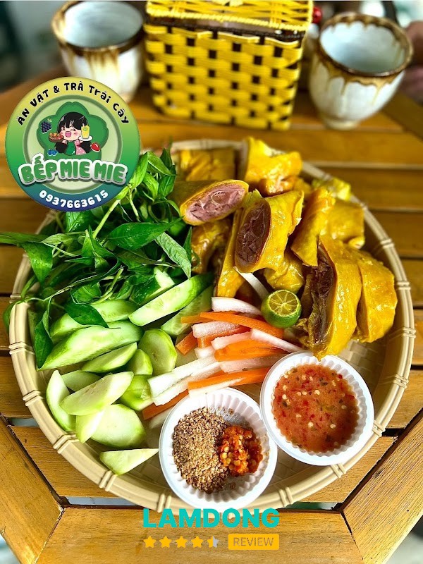 Không gian Ăn vặt Mie Mie
