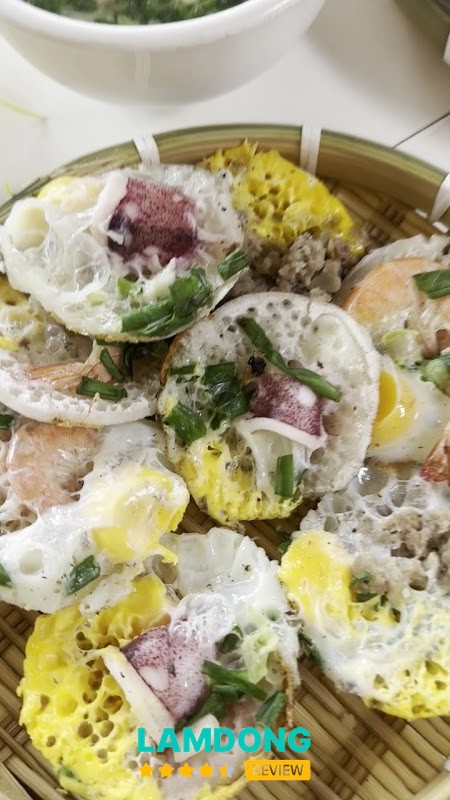 Trải nghiệm tại Bánh Căn Cô Thương