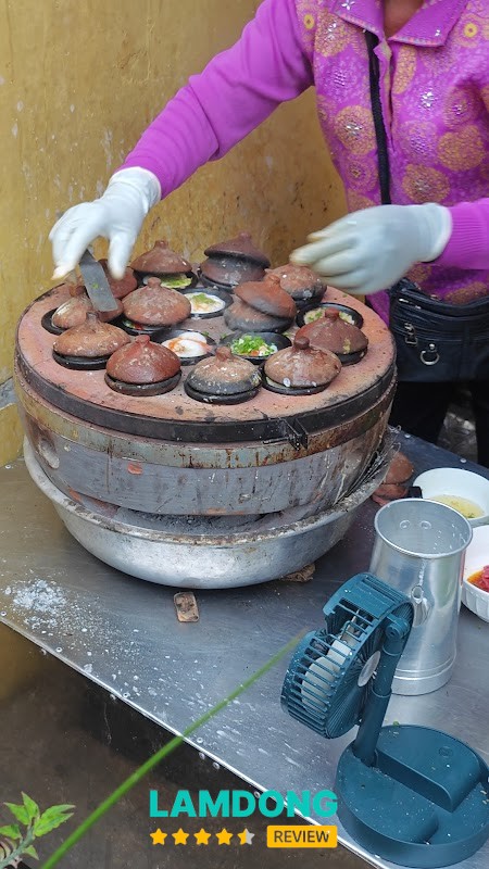 Trải nghiệm tại Bánh Căn Nhà Cổ
