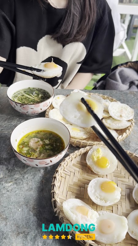 Trải nghiệm tại Bánh căn Bà Hai
