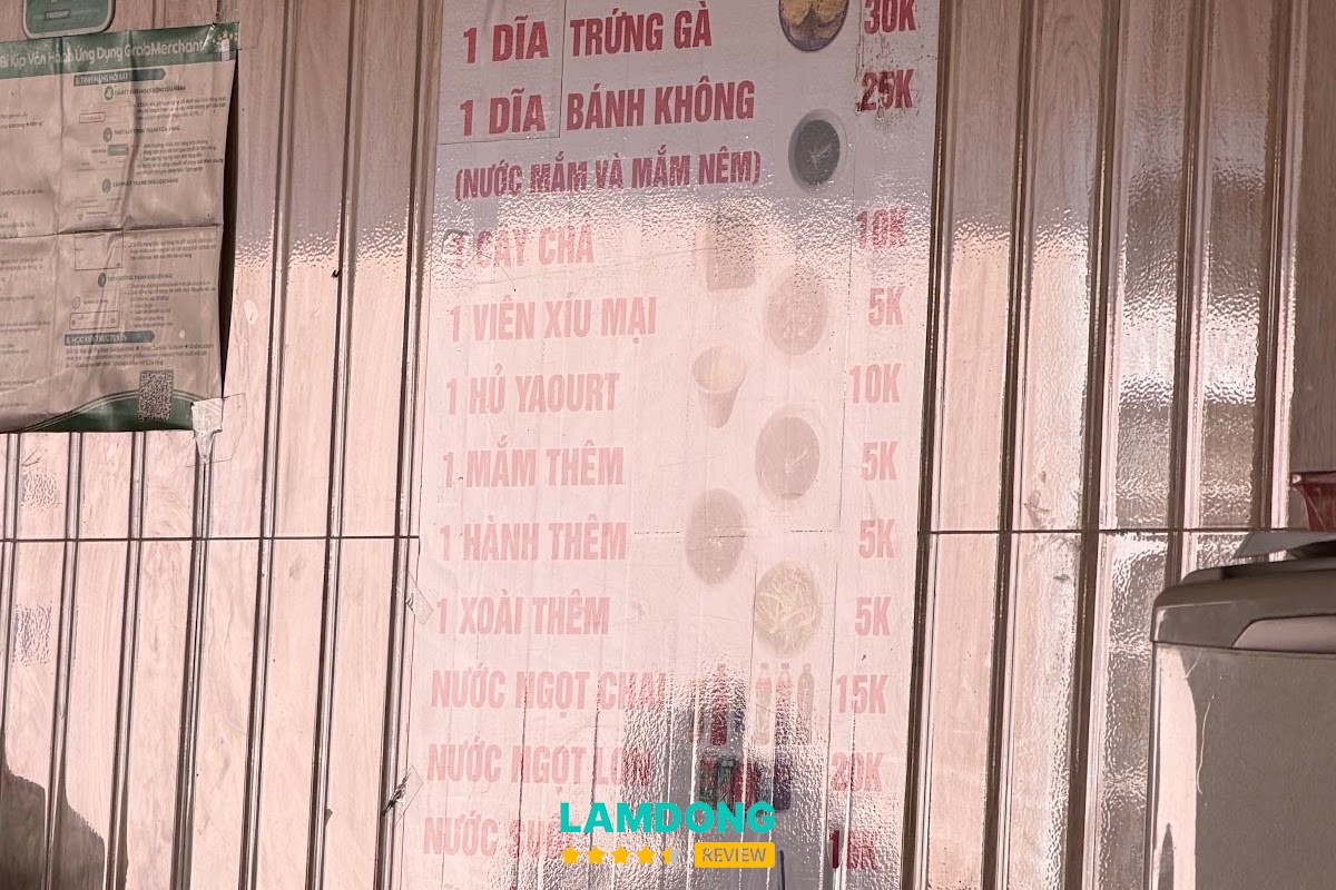 Tô bánh canh cá lóc tại Cô Hạ