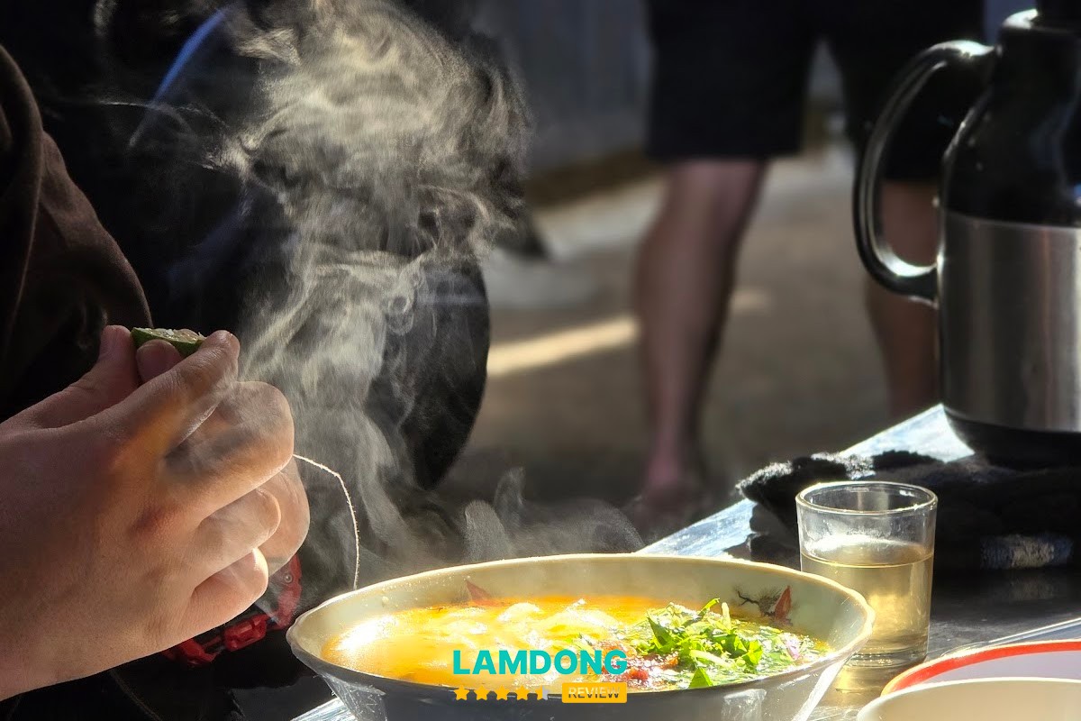 Không gian Bánh Canh Cá Lóc Cô Hạ