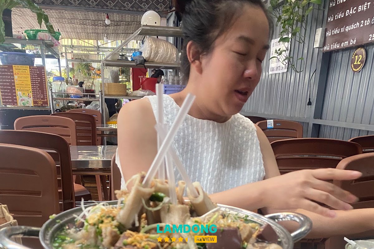 Không gian Bánh Canh Trảng Bàng Vũ Phạm