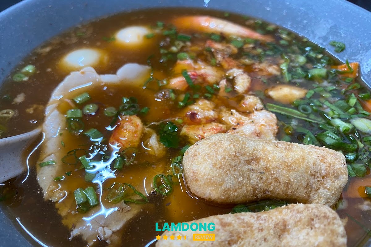Không gian Bánh Canh Cua Luxury