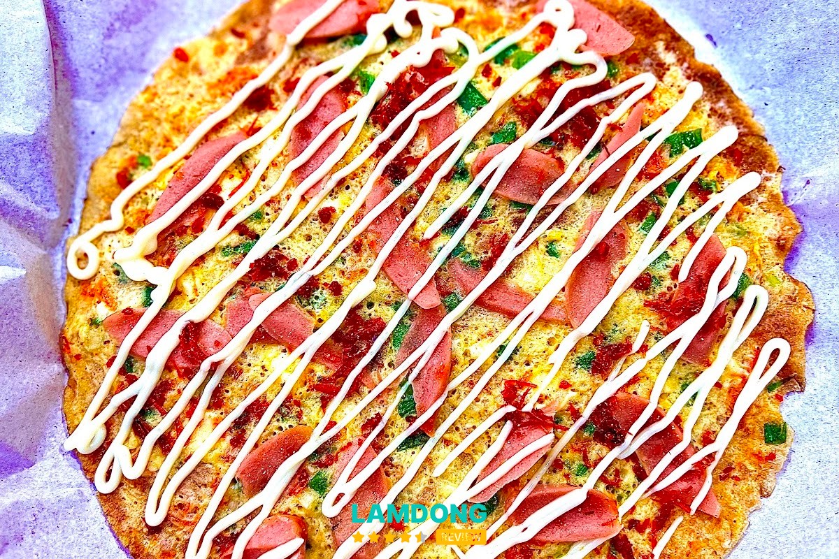 Bánh tráng trứng tại Cô Hương Đà Lạt
