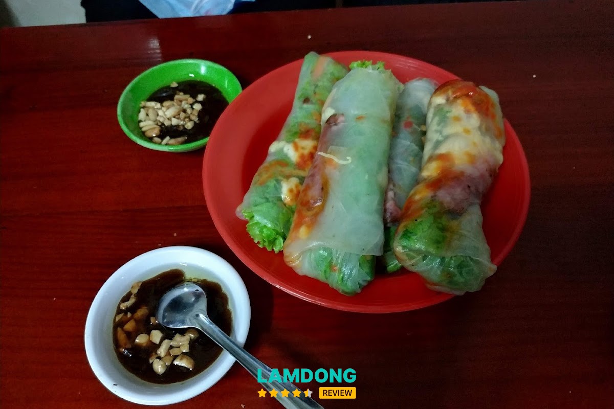 Bánh tráng nướng Cô Hoa Đà Lạt