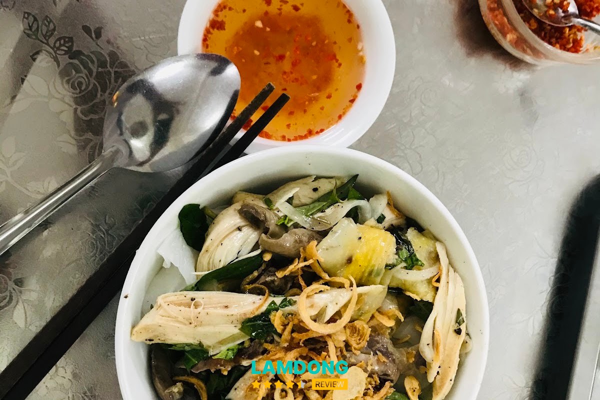 Trải nghiệm tại Bánh Ướt Lòng Gà Thu Phương