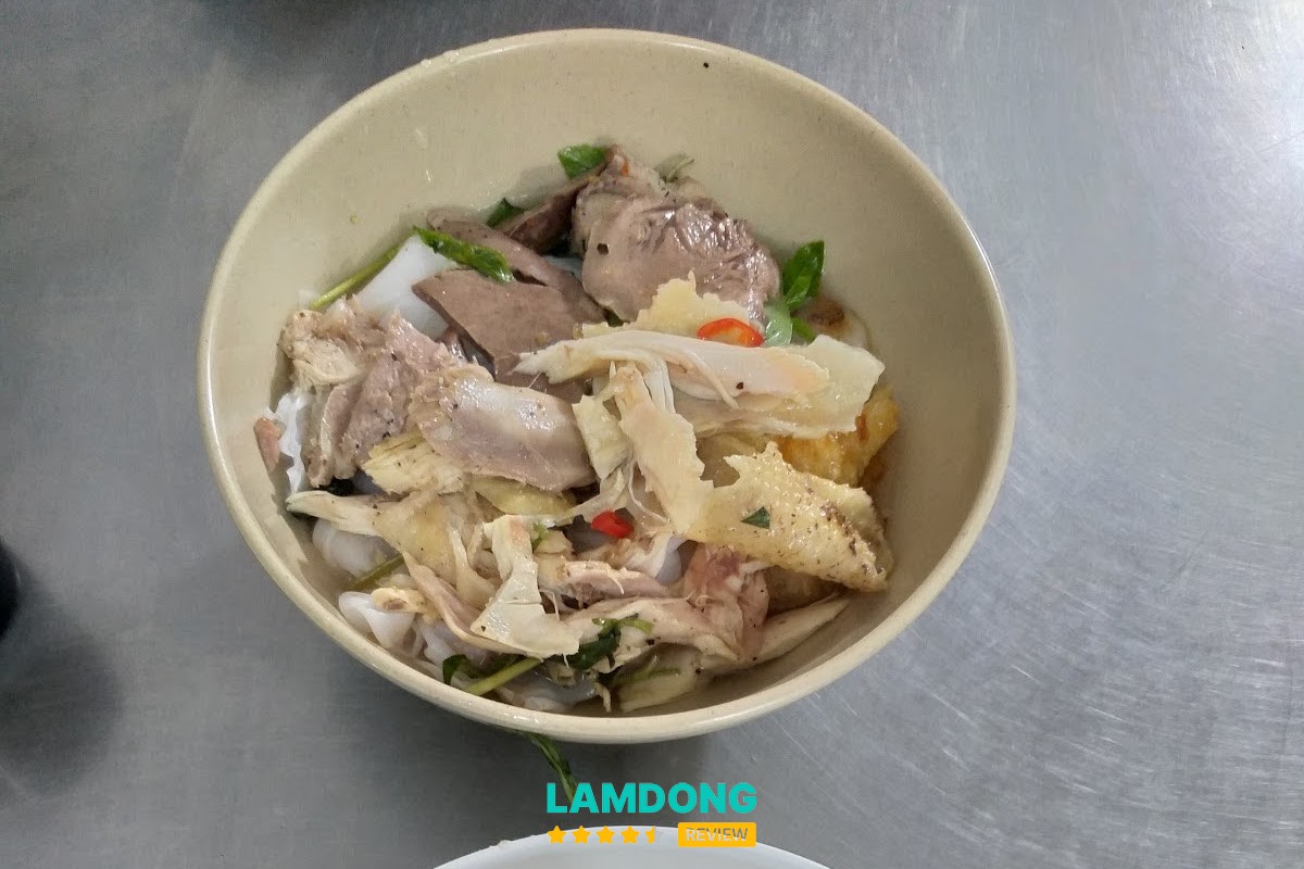 Trải nghiệm tại Quán Trang - Bánh ướt Lòng-Gà