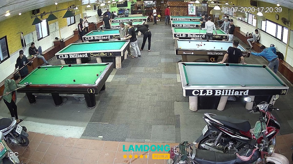 Billiards Sunlight – không gian và bàn chơi