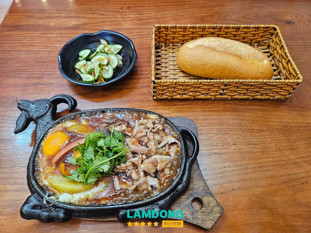 Quán Bò Né 68 – không gian sạch sẽ