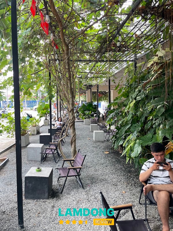 Si Coffee – góc ngồi và trang trí