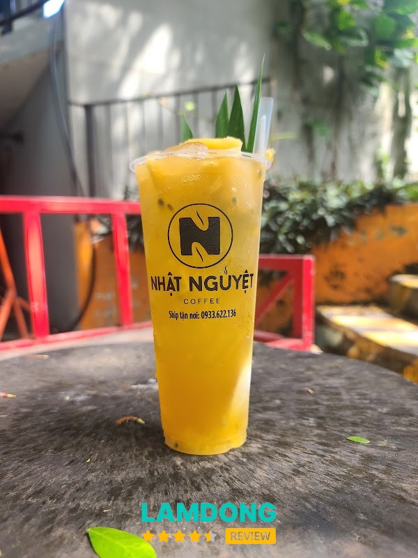 Nhật Nguyệt Coffee – khuôn viên