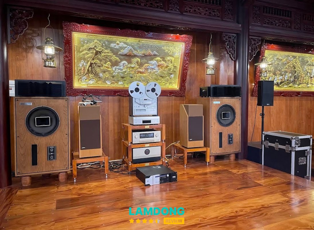NEO Coffee – không gian và trang trí