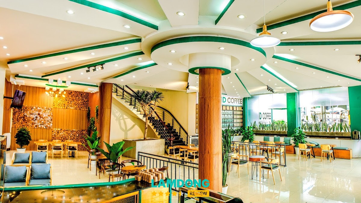 Land Coffee - không gian mở thoáng mát