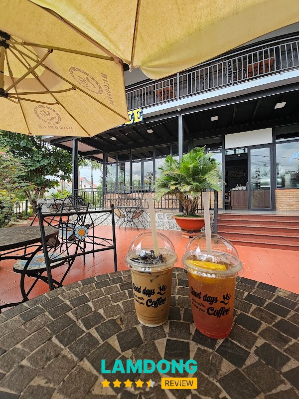 Hi Coffee - góc đường thoáng mát
