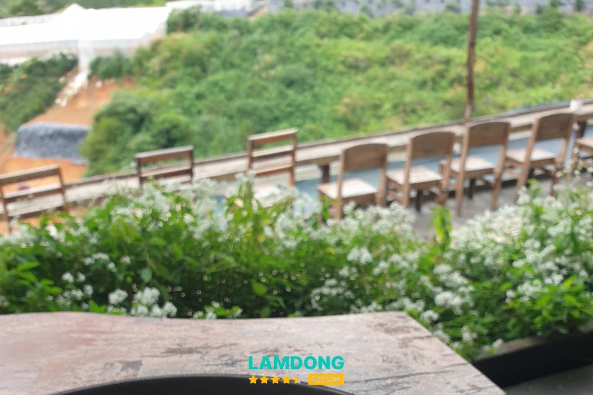 Không gian Nhà Bên Rừng