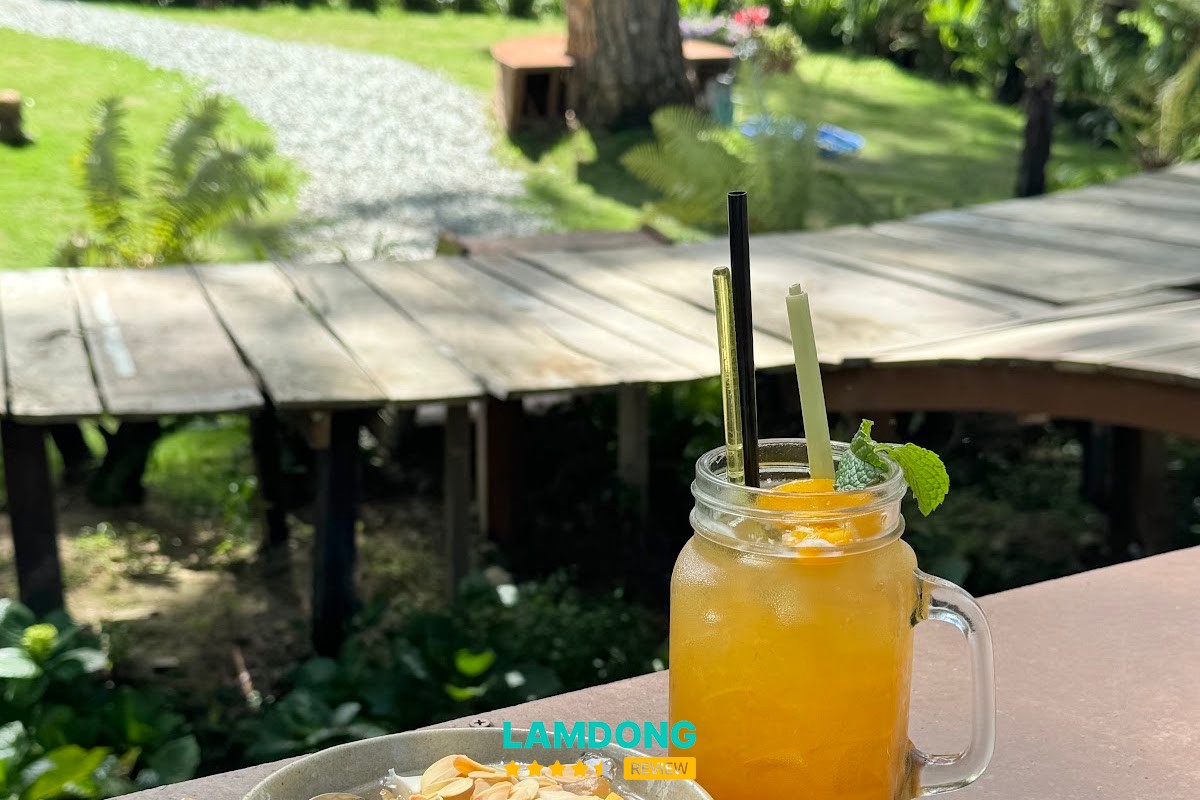 Trải nghiệm tại Cafe Lặng Art
