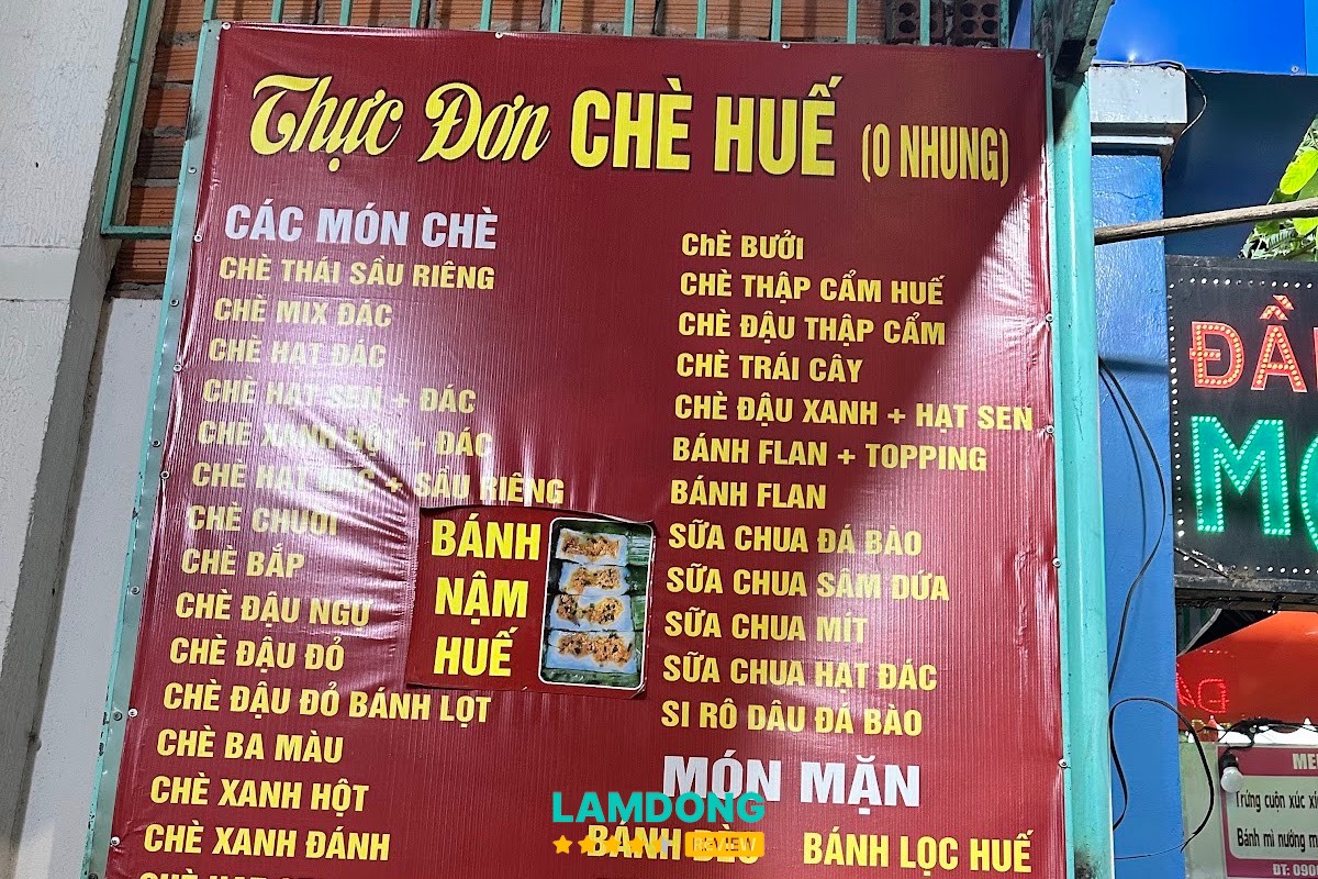 Các món chè và bánh tại O Nhung