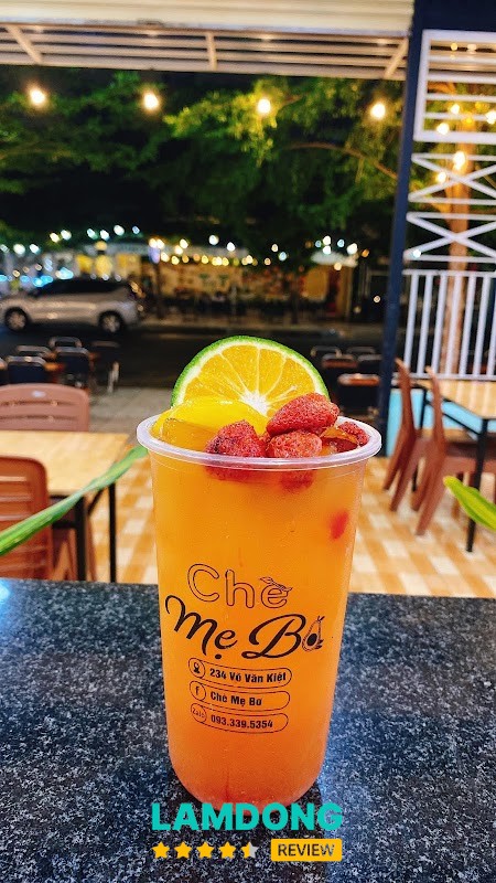 Món chè tại Chè mẹ bơ