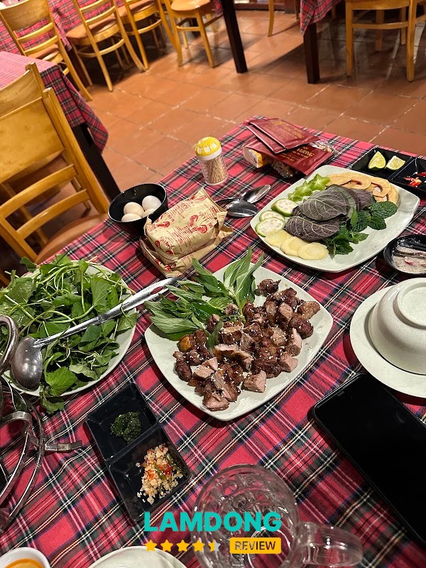 Không gian Ẩm Thực Dê Hùng Vương