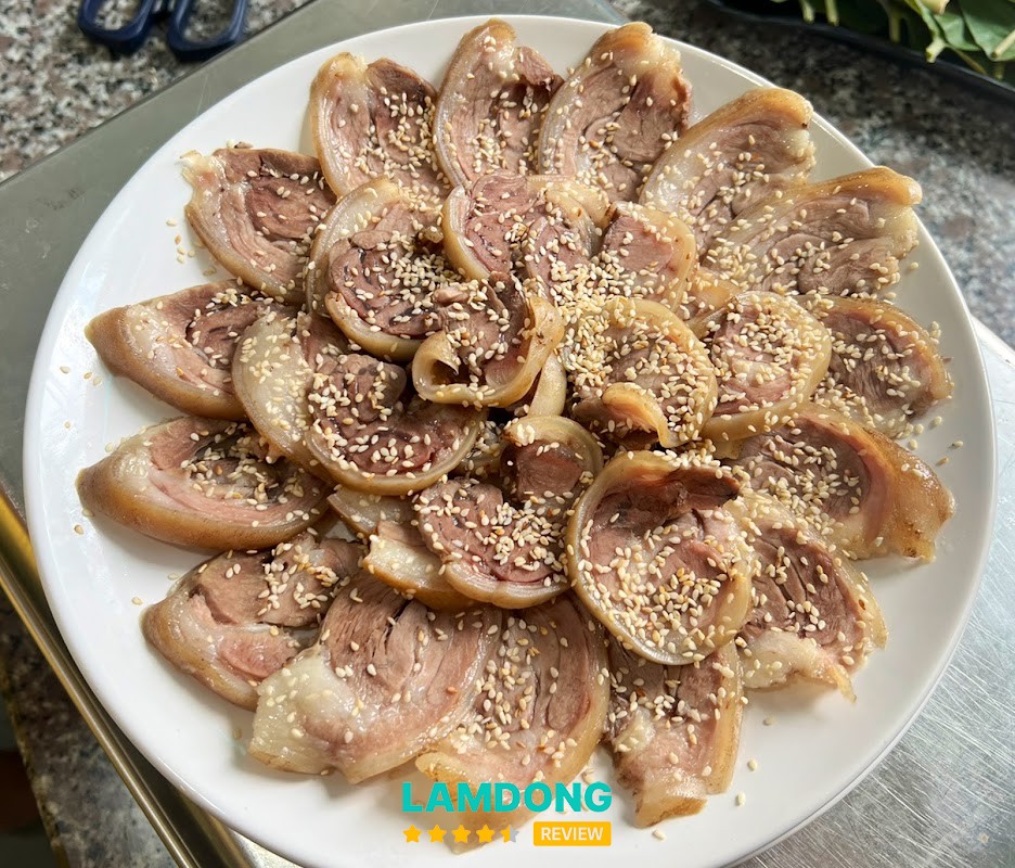 Món dê tại Lẩu Dê A - Zũ