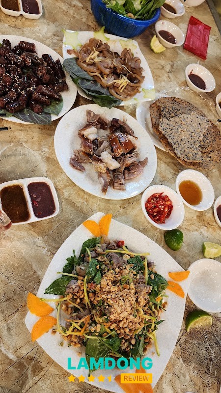 Món dê tại Dê Hương Sơn