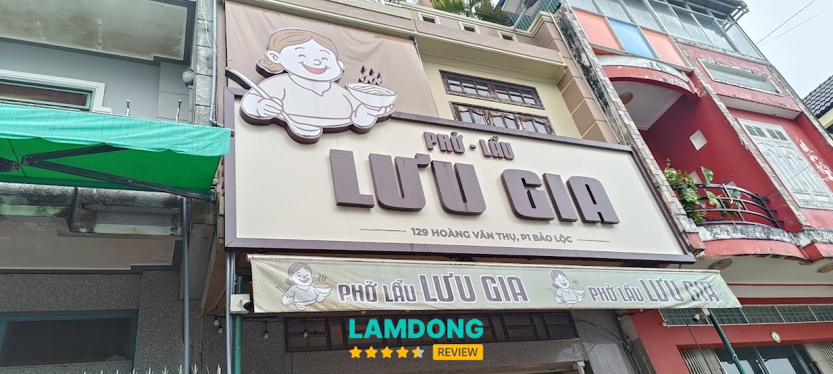Không gian Phở Lẩu Lưu Gia