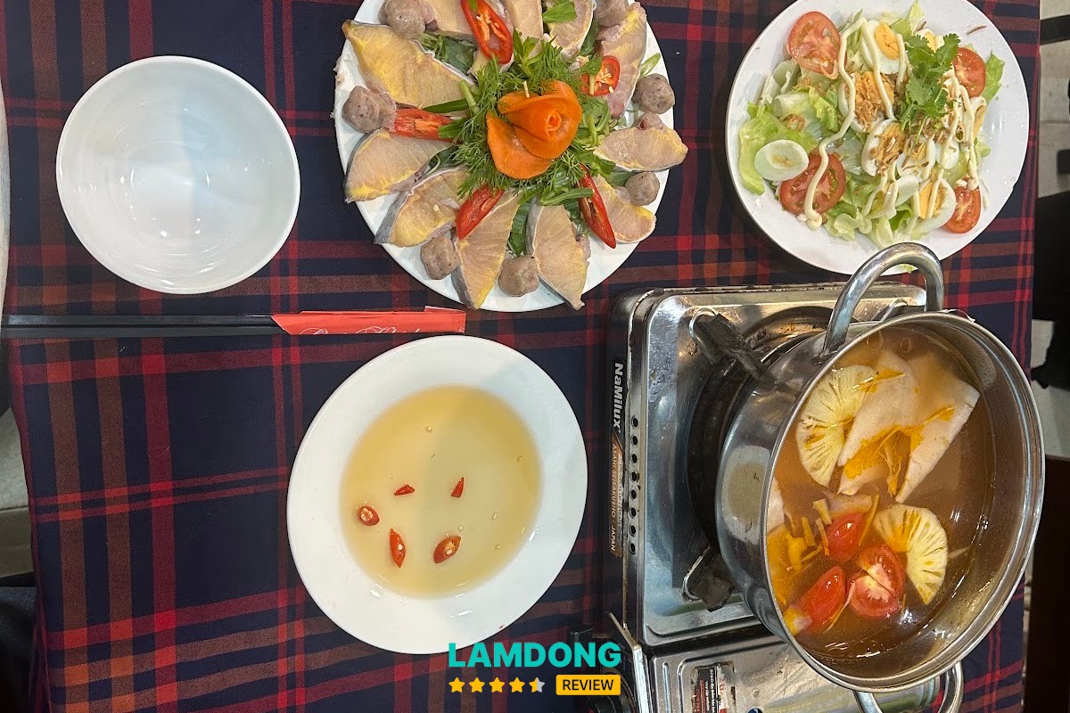 Không gian Lẩu Cá Tầm Tuyên 2