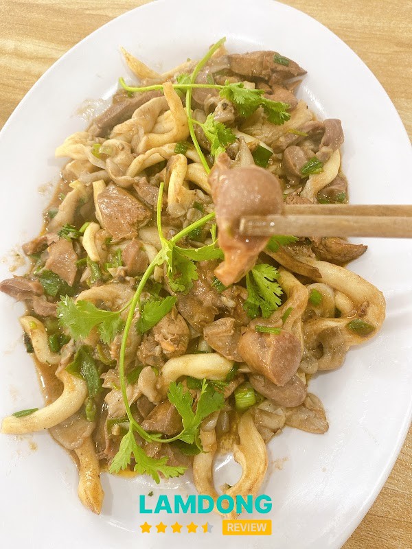 Không gian Lẩu gà lá é-gà nướng lu 668