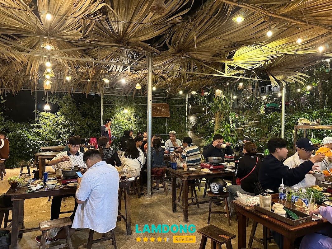 Tiệm lẩu Thương 10 khe sanh tại Đà Lạt