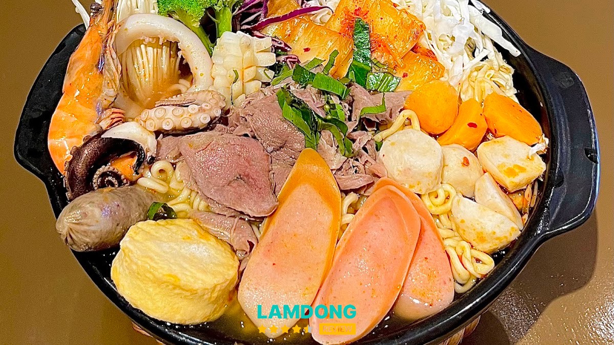 Mì Cay MuDa – món ăn và không gian