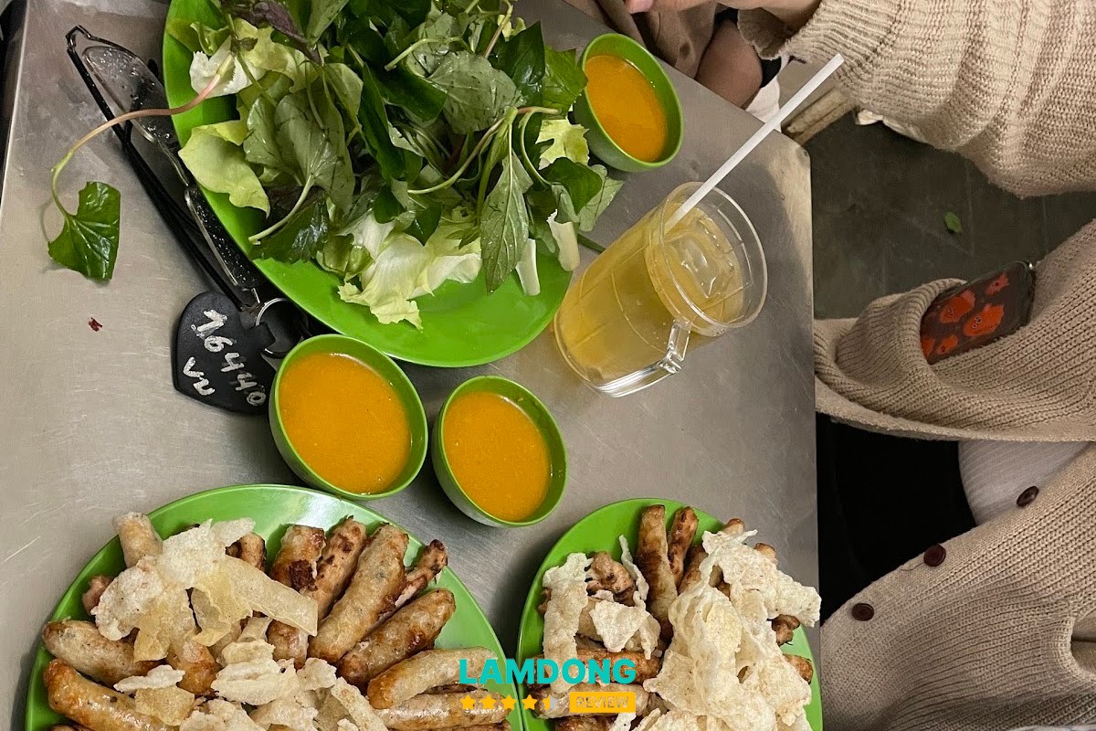 Nem nướng và chả ram bắp Tân Long