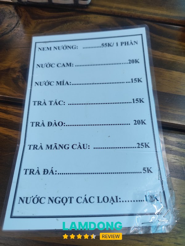 Không gian Nem nướng Bà Nghĩa