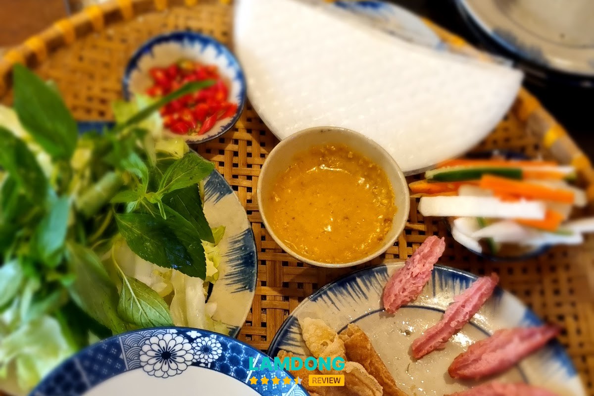 Không gian Goc ha thanh Trương Công Định