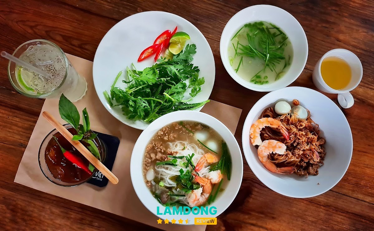 Khu vực dùng bữa tại Barn House BBQ And Beer