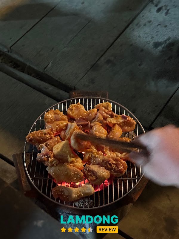 Gà nướng tại Khánh An Quán