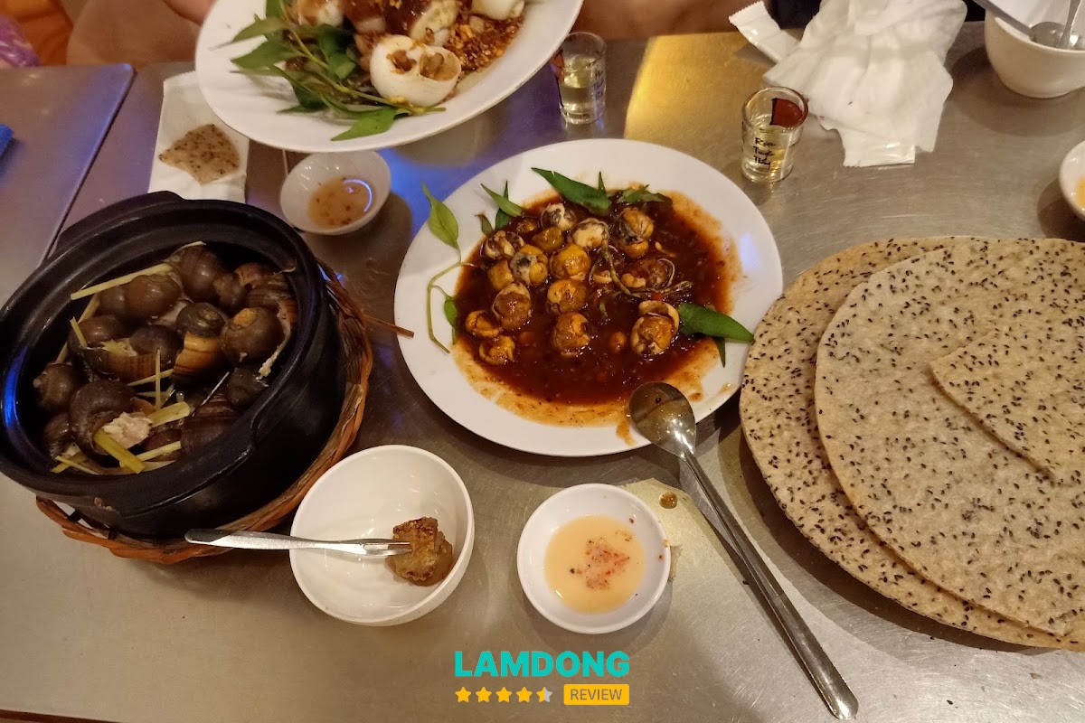 Không gian Ốc Khánh Như Hai Bà Trưng