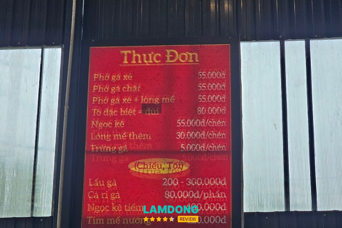 Menu Phở gà trống thiến tại Đà Lạt