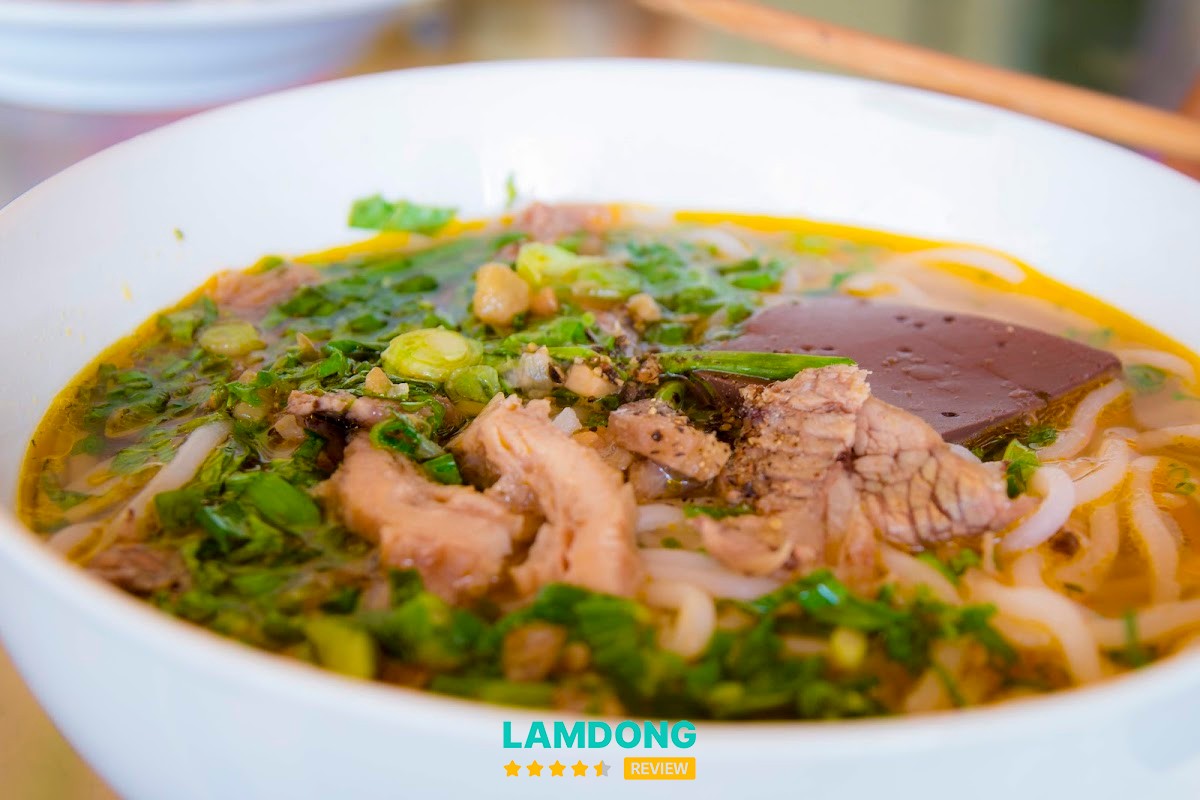 Hình ảnh menu tại Quán phở Uyên
