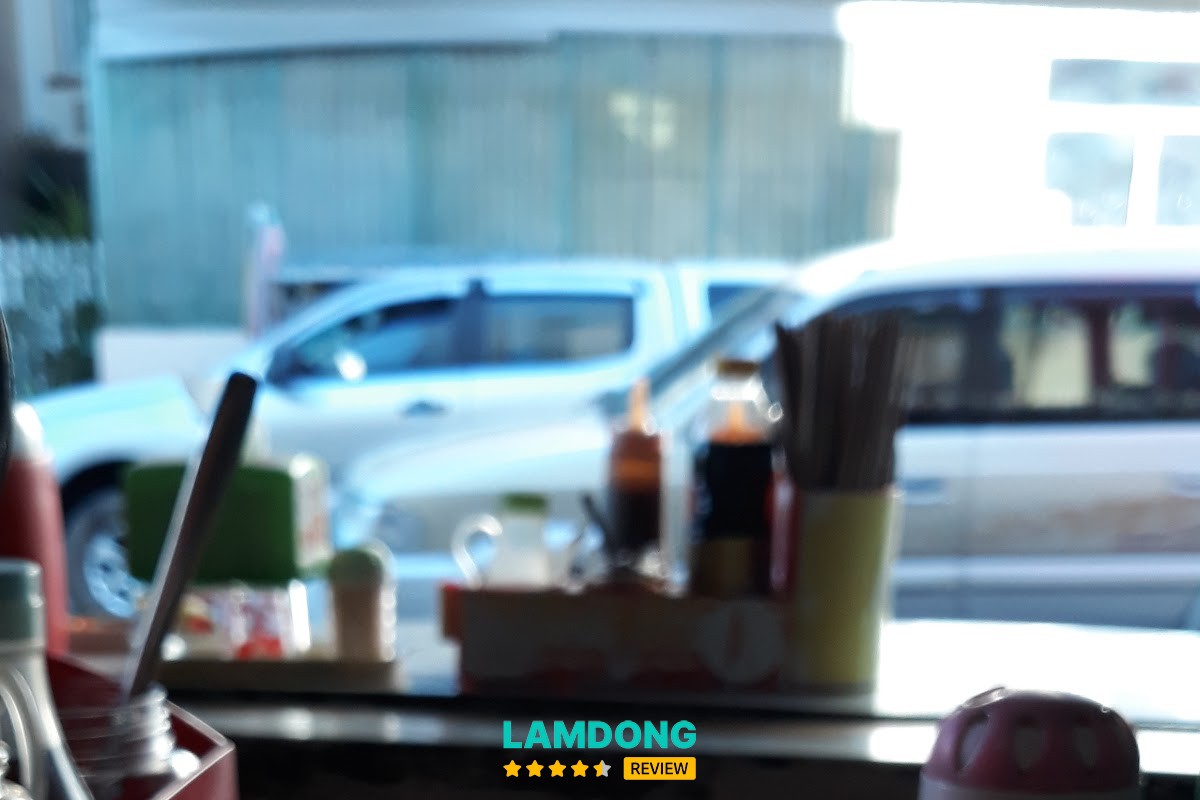 Trải nghiệm tại Quán Phở Gỗ