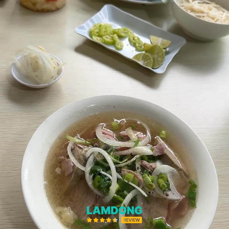 Phở Quỳnh – tô phở bình dân