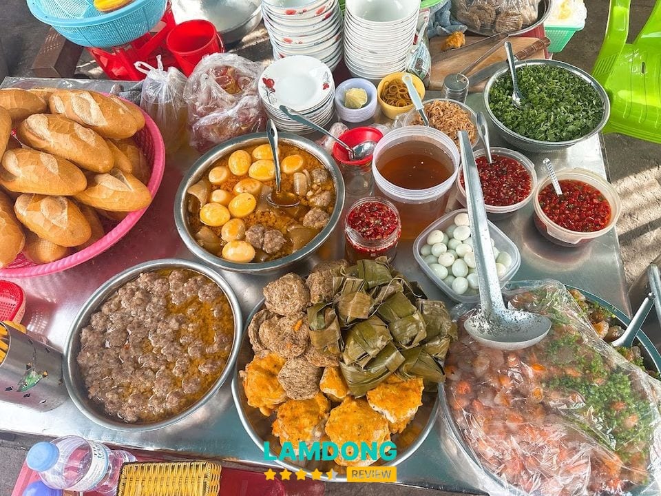 Các món ăn vặt tại khu Võ Thị Sáu Phan Thiết