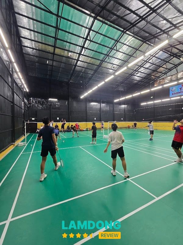 Sân Cầu Lông T&T Badminton Đà Lạt