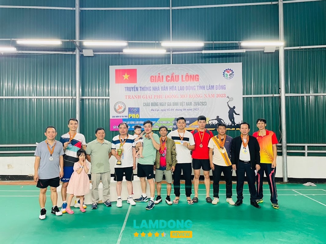 Sân cầu lông hi-tech sport Đà Lạt
