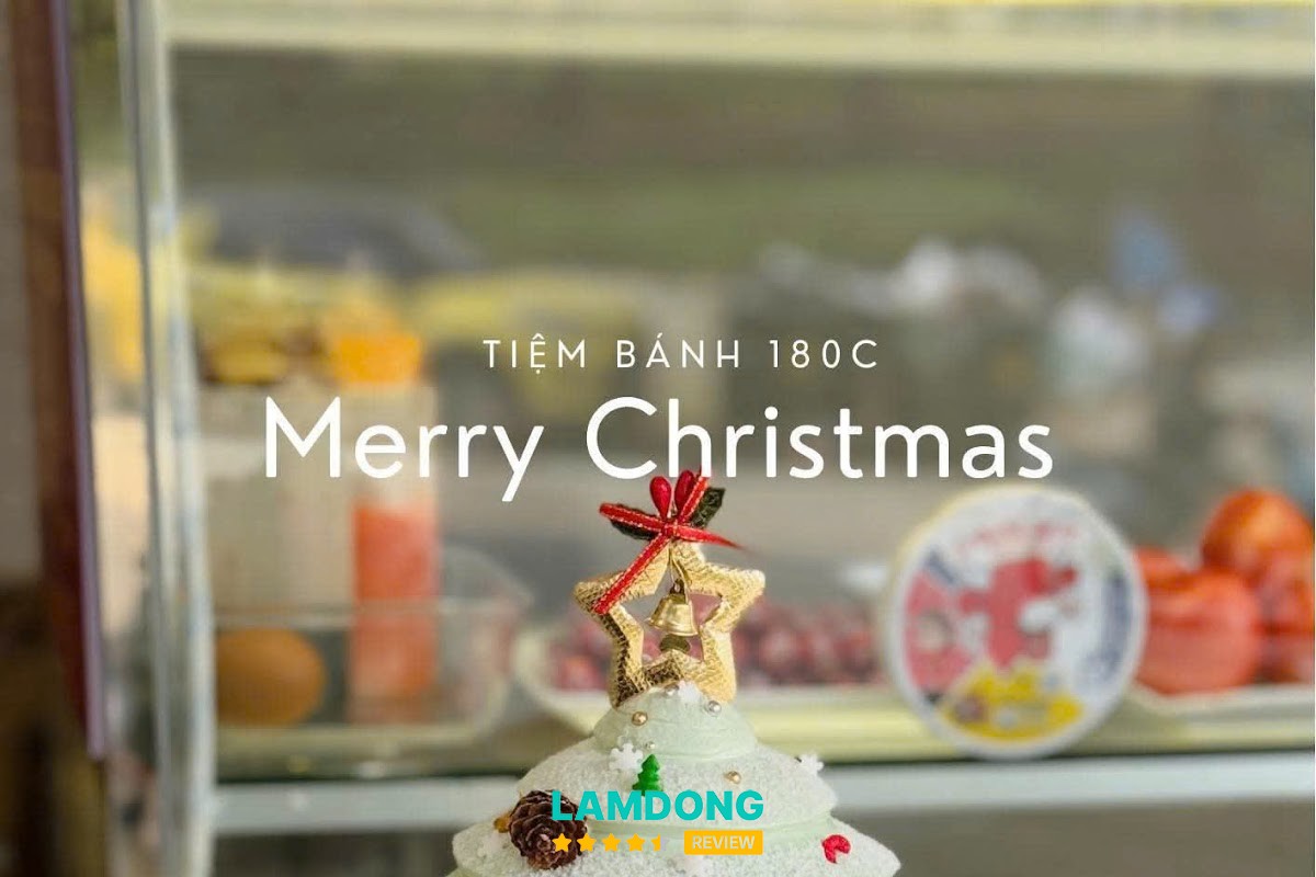 Bánh tại Tiệm Bánh 180C Nguyễn Văn Cừ