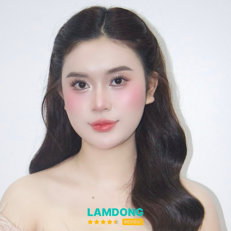 Jennis Châu – trang điểm tự nhiên