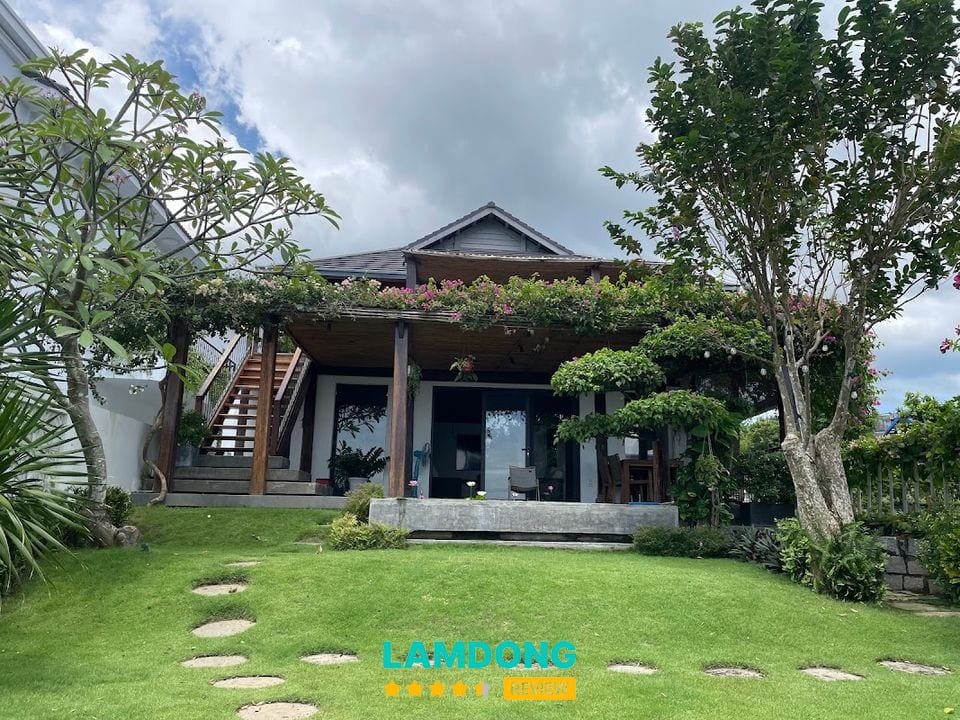 Sân vườn tại Sunville House